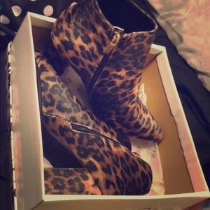 Leopard print pointy toe booties
